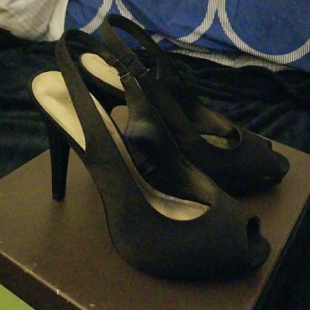 Kelly &Katie pumps